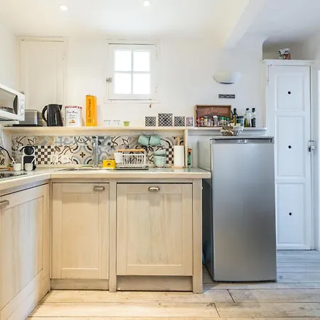 Lägenhet Atypical Old Town In Large Terrace