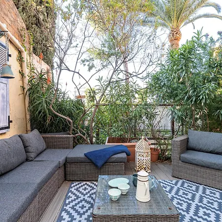 Atypical Old Town In Large Terrace Апартаменты