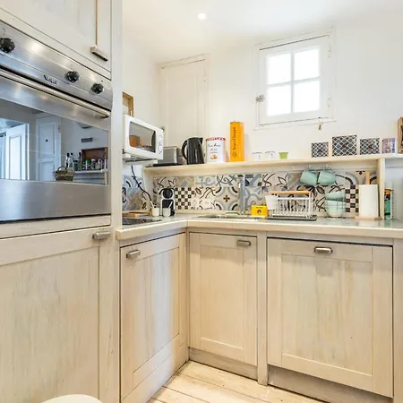 Atypical Old Town In Large Terrace Канны