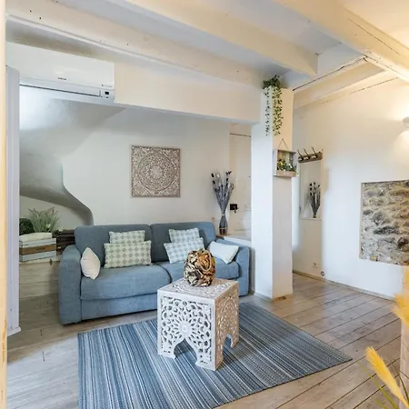 Апартаменты Atypical Old Town In Large Terrace Канны