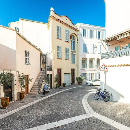 Atypical Old Town In Large Terrace