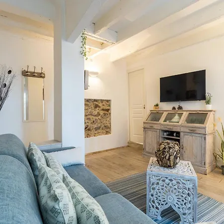 Apartment Atypical Old Town In Large Terrace *