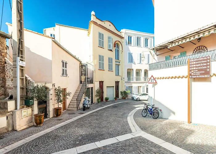 Atypical Old Town In Large Terrace *
