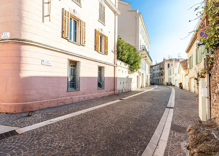 Atypical Old Town In Large Terrace Cannes