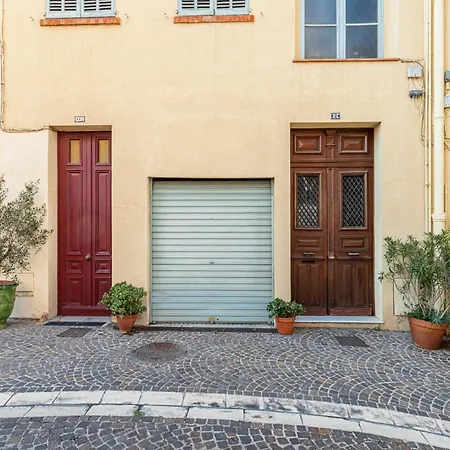 Atypical Old Town In Large Terrace Apartment